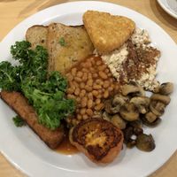 The standard breakfast with hash brown as an extra  at Cafe Thrive in Southampton