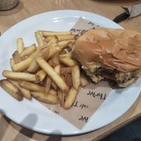 Fried chicken burger at Cafe Thrive in Southampton