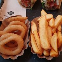 Onion rings et frites at Swing Kitchen - Kaiserfeldgasse in Graz