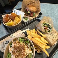 Vish&chips, bacon burger, swing wrap at Swing Kitchen - Kaiserfeldgasse in Graz