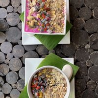 Dragon fruit and coco and banana smoothie bowls at Kaya Caffe in Koh Lanta