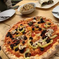 Pizza ohne Käse, Krautsalat  at Zatar Pizza in Yerevan