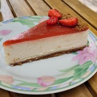 Cheescake vegan at Comptoir Veggie in Paris
