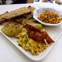 English breakfast at Comptoir Veggie in Paris