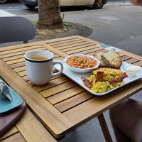 English breakfast at Comptoir Veggie in Paris