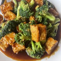 Tofu and broccoli in garlic sauce   at Great Wall in Monterey