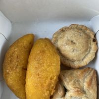 Croquetas y pastelitos 🌱 at The Happy Vegan Bakers in Hialeah