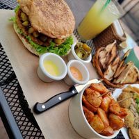 Hamburguesa BBQ con piña at Tacogreen in Queretaro