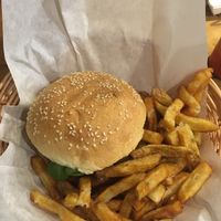 Healthy burger vegan option with beyond meat patty 😍 and really good fries! at Holy Moly in Lille