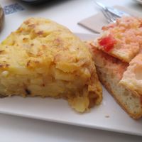 Vegan potatoe omelette at La Cerveseria Clandestina in Barcelona