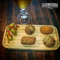 Deliciosas croquetas vegan🌱 at La Cerveseria Clandestina in Barcelona