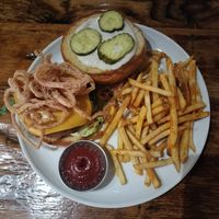 BBQ burger at Seabirds Kitchen in Long Beach