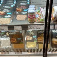 vegan cheese etc at Celeiro - Vasco da Gama in Lisbon