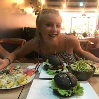 vegan tortellini & burgers at Green Caffe in Split