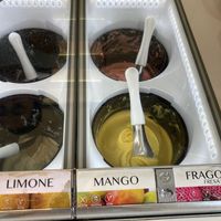Vegan lemon, mango and strawberry flavours at Zuccaru in Madrid