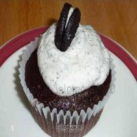 Cookies N' Cream vegan cupcake at Green Vegetarian Cuisine - Quarry Market in San Antonio