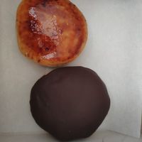 Boston cream and creme brulee #Veganuary at Blue Vegan Pig Shop in Prague