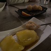 Eiscreme mit Mango & Sesambällchen 🍦  at Meiwei in Bielefeld