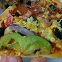 Vegan Kombination pizza (dayia cheese, mushrooms, bell pepper, vegan salami, vegan bacon) at Razzos Pizza And Salads in Hayward