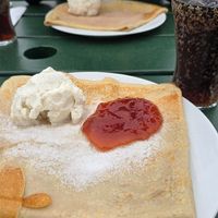 Der Klassiker mit Vanilleeis at Hans & Grethe Crêperie in Fanoe