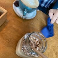 Chai Latte avec l it d’avoine et Grosser Milchkaffee  at Leni Liebt Kaffee in Aachen