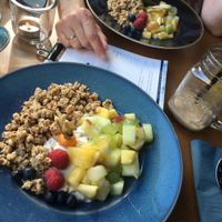Soy yoghurt with fruit and granola at Leni Liebt Kaffee in Aachen