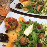 L'assiette découverte  at Les Baux Jus in Les Baux-de-provence