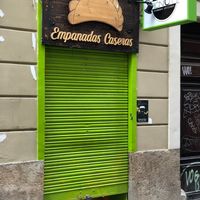 Storefront at Dempanadas in Valencia