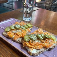 Karottenlachs auf Dinkeltoast  at Beetnut in Zurich