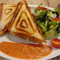 Sandwich Gericht #Veganuary at Katzencafe Miezhaus in Bielefeld