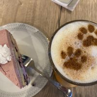 Blueberry Cream & Oat Lattee  at Katzencafe Miezhaus in Bielefeld