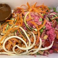 Quinoa salad with peanut sauce at Raizes in Quarteira