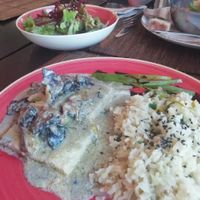Bifinhos de tofu com cogumelos at Raizes in Quarteira