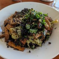 Sauté Tofu bowl at GiG - Green is Good in Ericeira