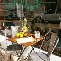 outside table  at GiG - Green is Good in Ericeira