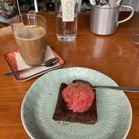 Finish off with oat milk latte and brownie. 🍠  at GiG - Green is Good in Ericeira