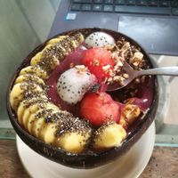 Mixed berry smoothie bowl at Big Bite Home Style Veggie Cafe in Koh Tao