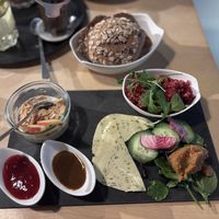 Green plate   at Café Heimisch in Cologne