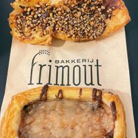 Koek met choco en nootjes + koek met banaanvulling at Bakery Frimout in Ghent