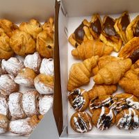 Vegan mini ontbijtkoeken op aanvraag at Bakery Frimout in Ghent