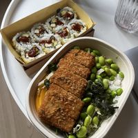 Tofu katsu bowl & sushi’s  at Makisu in Brussels