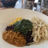 Brown rice toona bowl and vaggie chicken lemon brown rice roll and kombucha   at Qiao Ben Wei in Chihshang