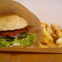 jackfruit burger at Nieinaczej in Katowice