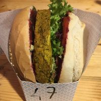 Burger di mung e curcuma  at Damare in Monopoli