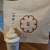 soy ice cream 🍦 at Yiihotang 一禾堂 - Songshan District in Taipei