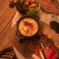 vegan cheeze fondue at Mr. & Mrs. Watson in Amsterdam