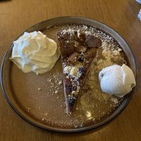 Apple pie: quite nice, especially the whipped cream and vanilla ice-cream  at Mr. & Mrs. Watson in Amsterdam