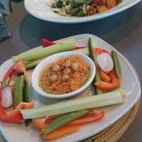 Salade and hummus at LHR - Giraffe - T5 in West London