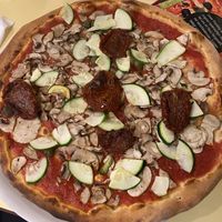 Unseasoned vegetables and look barely cooked too, while being burnt at the same time    at Pizza Crocodiles in Innsbruck