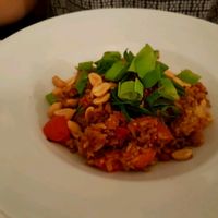 Veggie Fried Rice mit Erdnüssen at Jardin by Albanbrücke in Basel